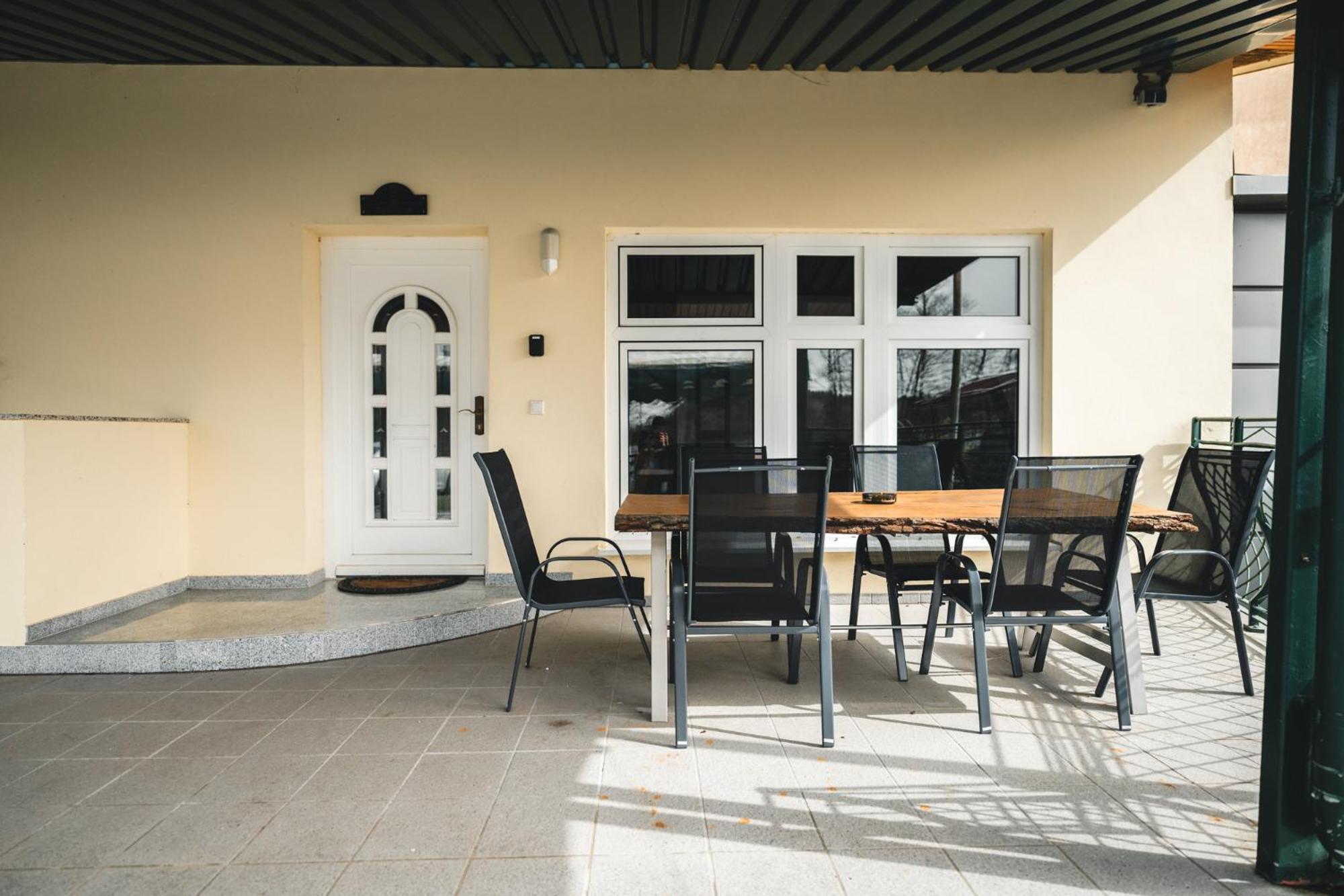 Black Tiger Seaside - Ferienwohnungen Direkt Am See Garden Luaran gambar